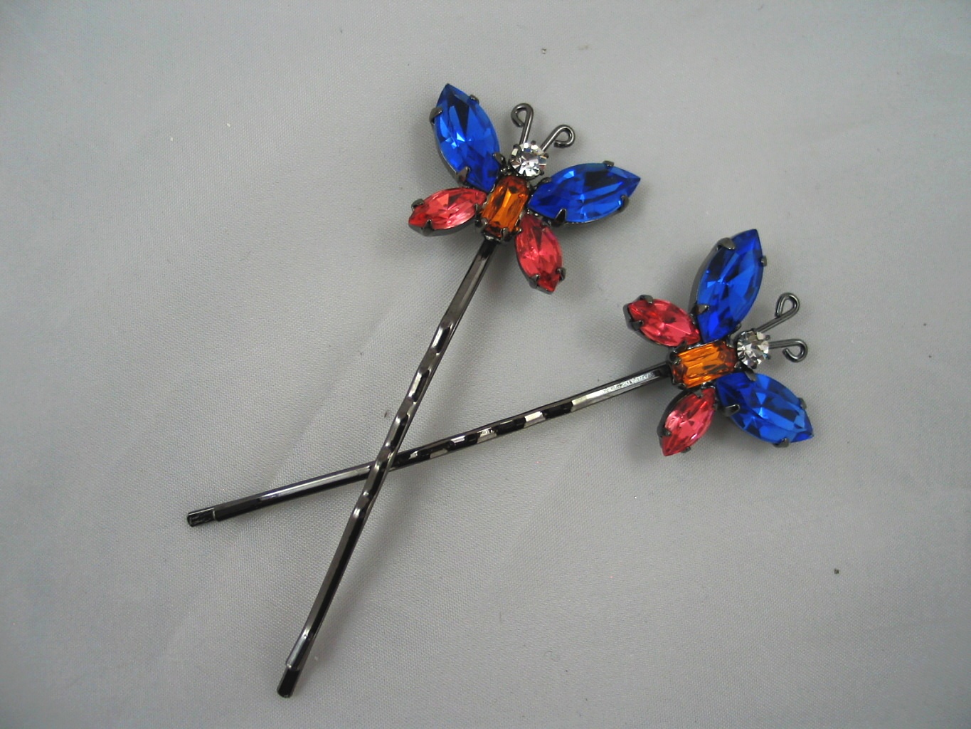 Hiraola's Product Image