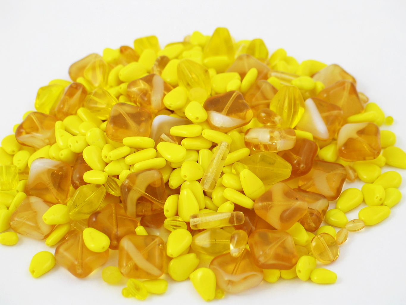 Hiraola's Product Image