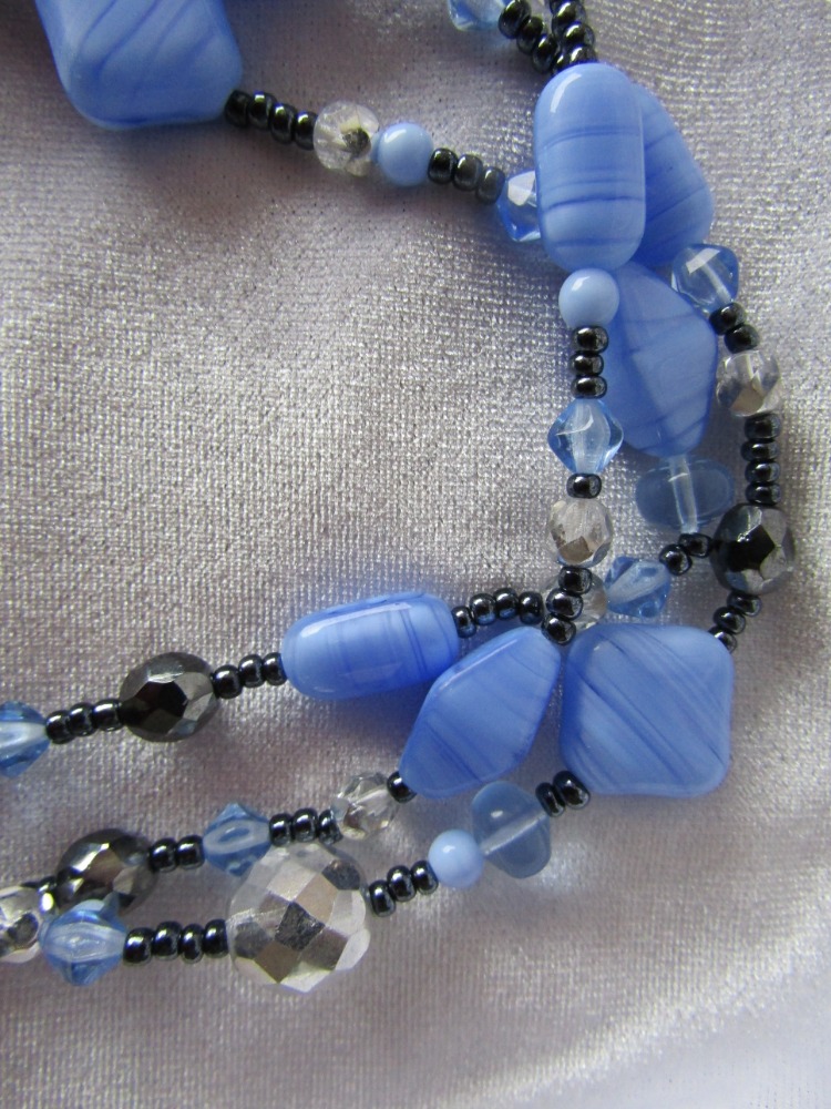 Hiraola's Product Image